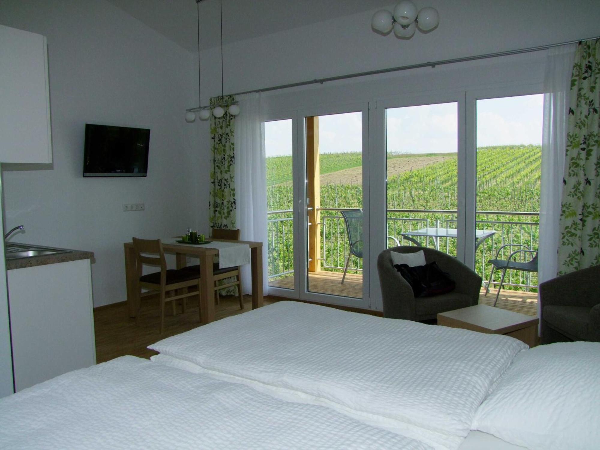 Winzerhof Schmid Daire Schwaigern Dış mekan fotoğraf